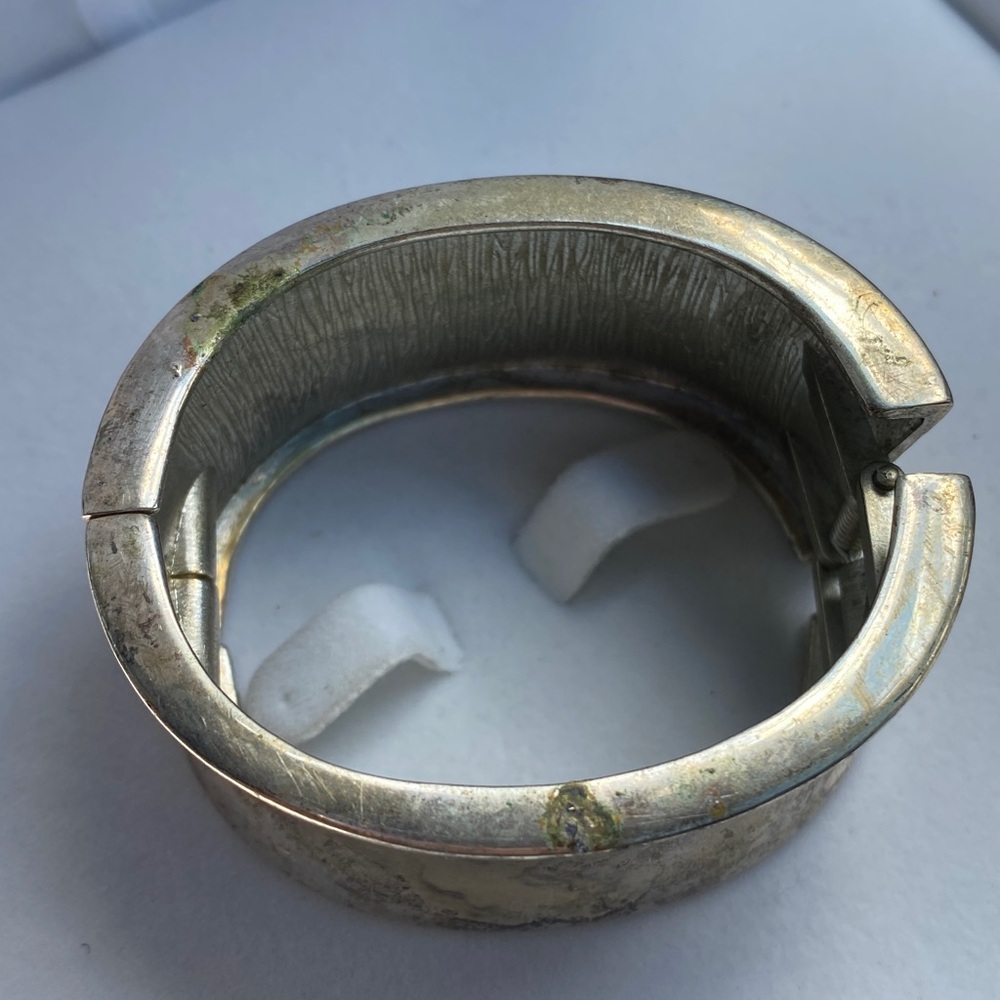 RARE Vintage Avon Silver Clamper Bracelet - Picture 5 of 10